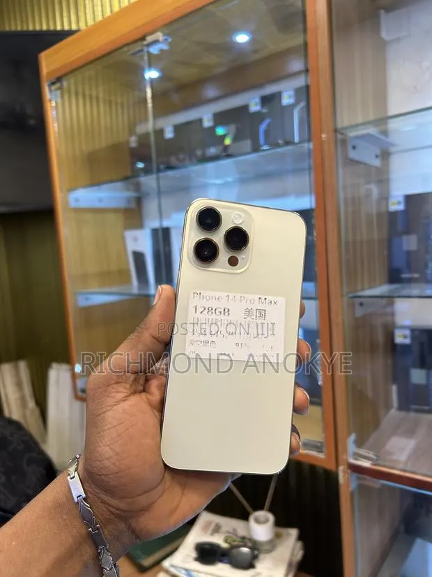 Apple iPhone 14 Pro Max 128 GB Gold · Photo 1