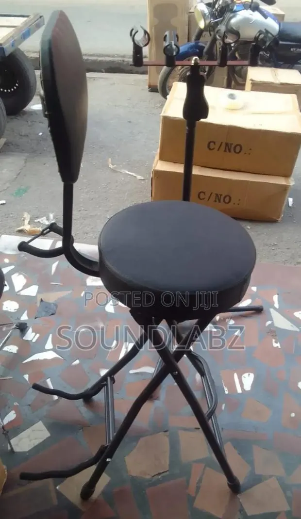 Guitar Seat With Stand · Photo 1