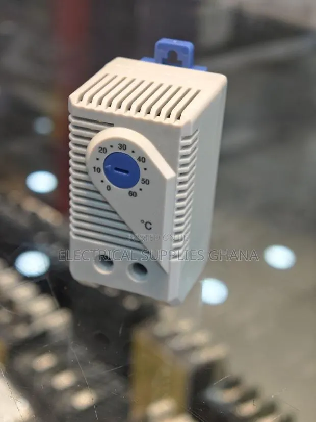 KTS 011 10A Thermostat 0–60°C for Electrical Panels · Photo 1