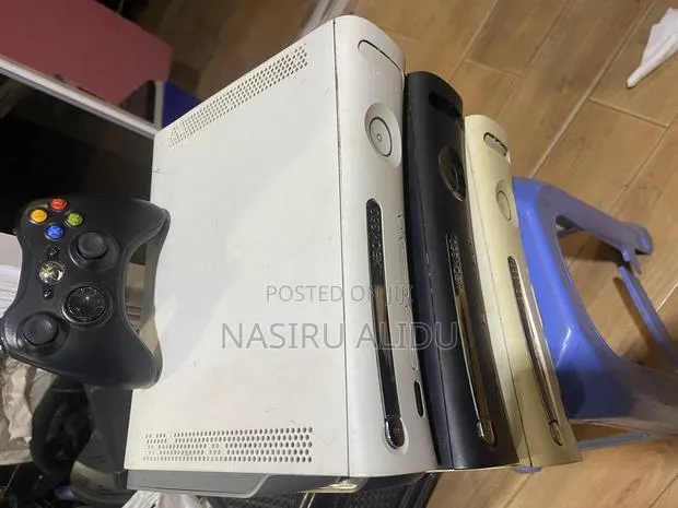 Xbox 360 Standard With 10-15 Games, Complete Set Home Use · Photo 3
