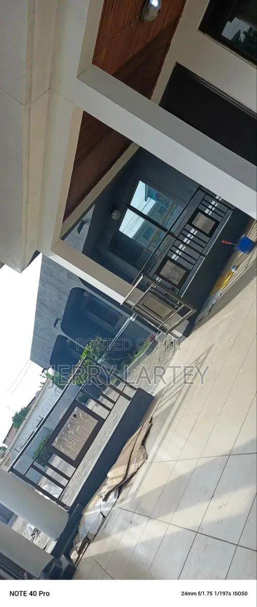Sakaman 6 Bedrooms Self Compound · Photo 1
