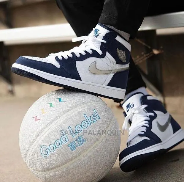 Nike Retro · Photo 1