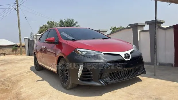 Toyota Corolla LE Eco (1.8L 4cyl 2A) 2018 Red · Photo 1