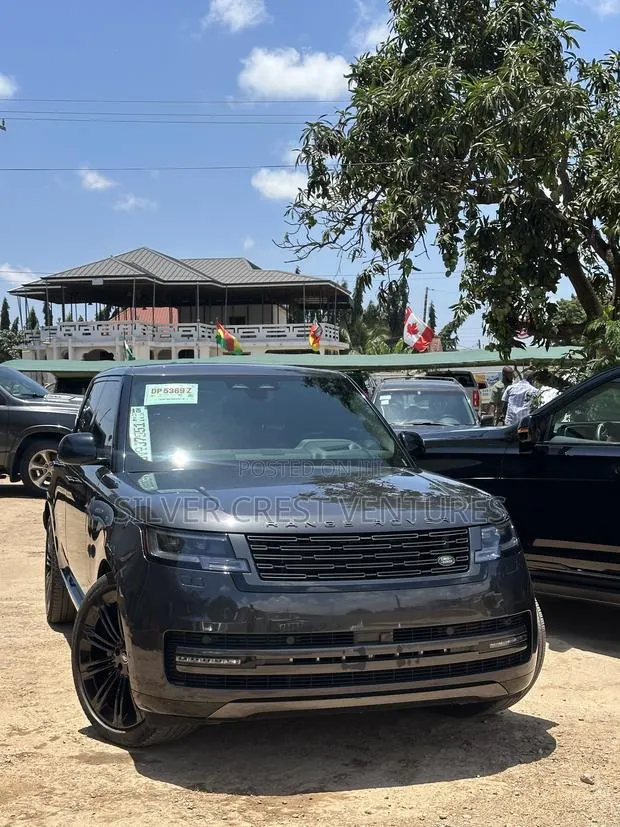 Land Rover Range Rover Vogue 2025 Gray · Photo 1