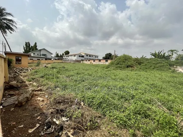50/70 Plot for Sale in Kwabenye Balloon Gate · Photo 1