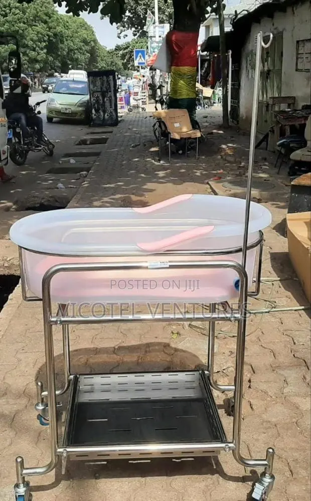 Baby Cot Plastic · Photo 1
