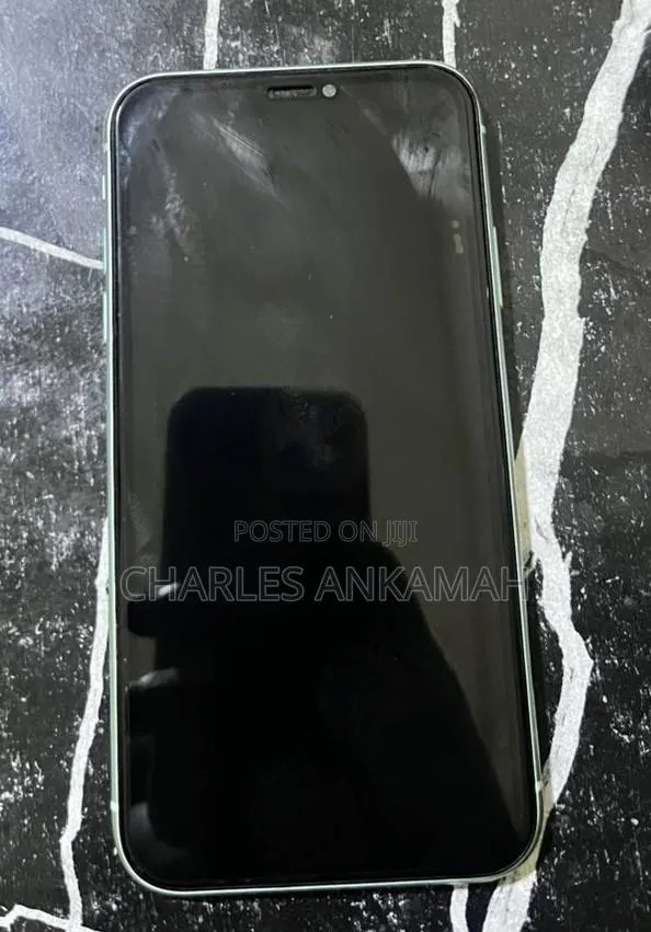 Apple iPhone 11 128 GB Green · Photo 1
