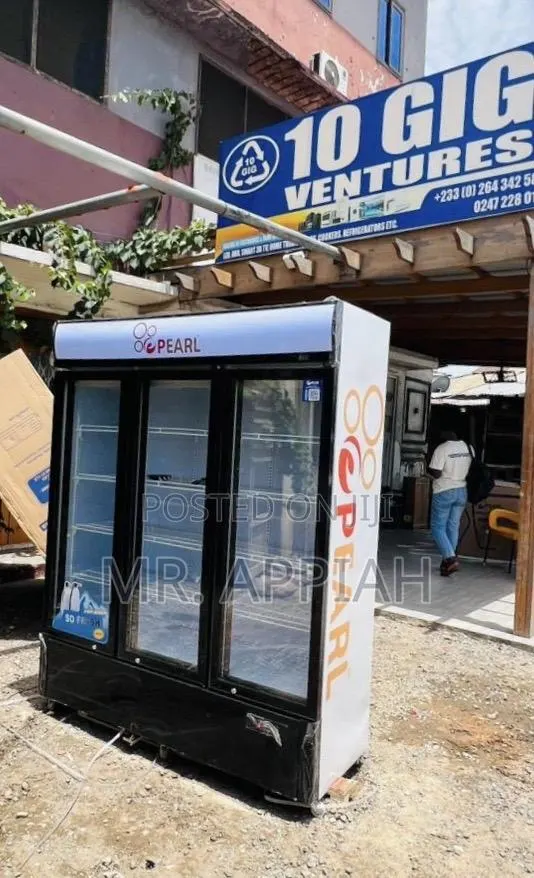 Quality Pearl PVC-150 3 Door Display Fridge/Beverage Cooler(950l). · Photo 1