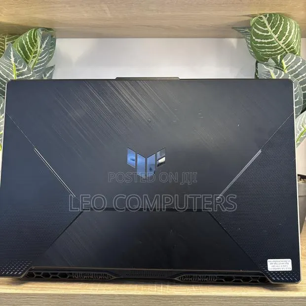 Laptop Asus TUF Gaming F17 8GB Intel Core i5 SSD 512GB · Photo 1