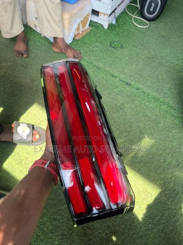 2022-2025 Toyota Tundra Tail Light LED · Photo 1