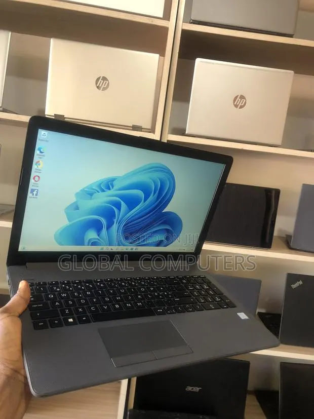 Laptop HP 250 G7 8GB Intel Core i7 SSD 256GB · Photo 1