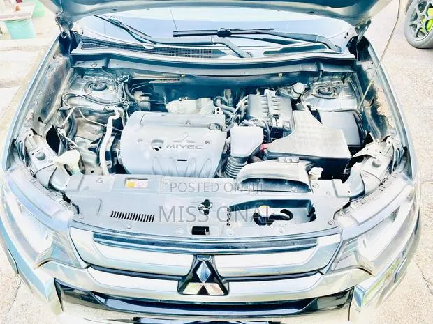 Mitsubishi Outlander SEL AWC 2017 Gray · Photo 1