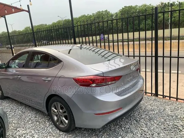 Hyundai Elantra Sport Sedan FWD (1.6L 4cyl 6M) 2017 Gray · Photo 1