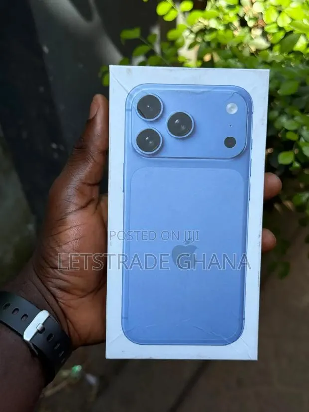 New Apple iPhone 18 Pro Max 256 GB Blue · Photo 1