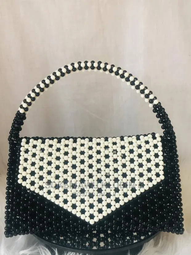 Simple Beaded Bag · Photo 1