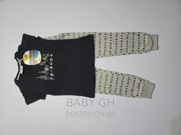 Friends Top and Trousers Set · Photo 1