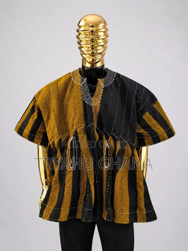 Gonja Hand Sewn Smock for Men · Photo 1