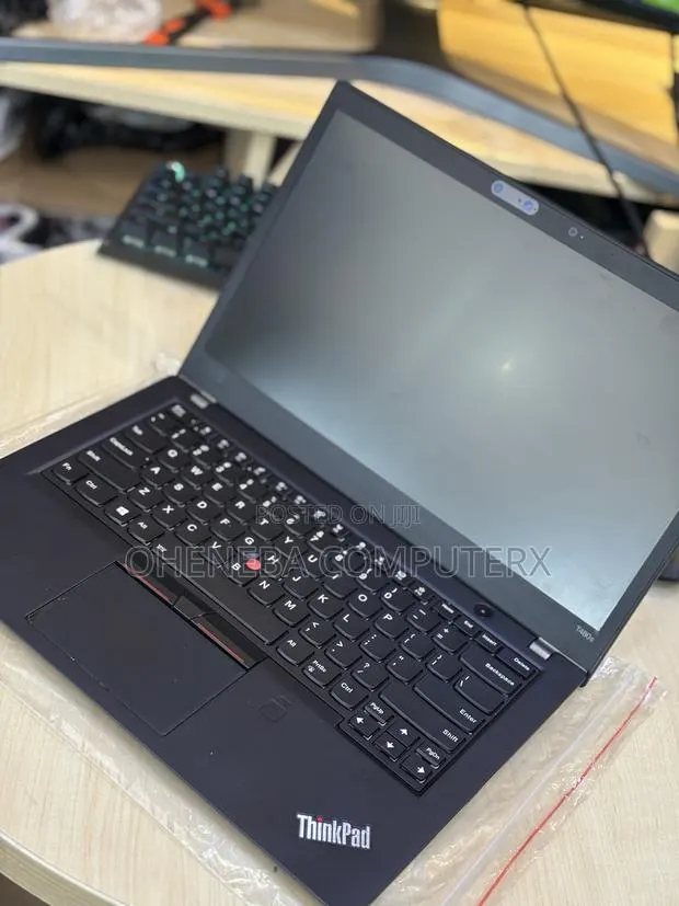 Laptop Lenovo ThinkPad T480s 16GB Intel Core i5 SSD 256GB · Photo 1