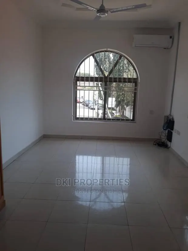 4bdrm House in Dki Properties, Labone for Rent · Photo 1