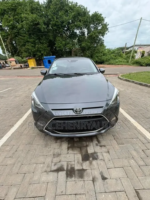 Toyota Yaris 2020 Black · Photo 1
