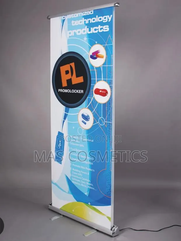 Electronic Pull Up 407cm X 78cm · Photo 1