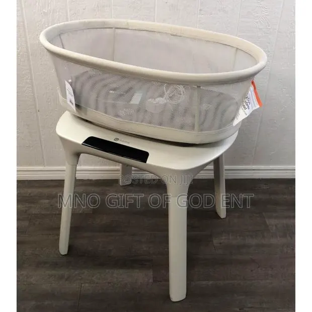 4moms Mamaroo Sleep Bassinet , Bluetooth Baby Bassinets From U.S. · Photo 1