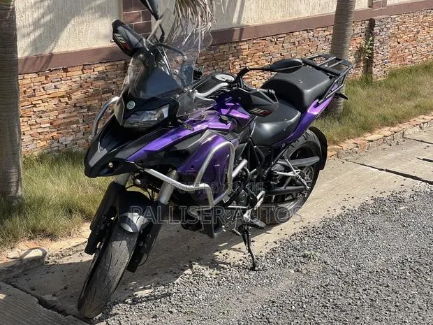 Benelli TRK 502 2017 Purple · Photo 1
