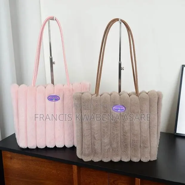 Ladies Tote Bag Fluffy · Photo 1