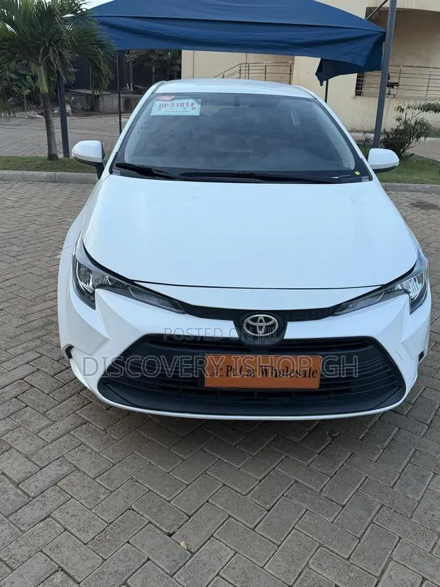 Toyota Corolla SE 2023 White · Photo 1