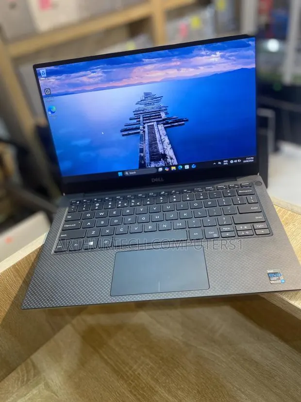 New Laptop Dell XPS 13 16GB Intel Core i5 SSD 512GB · Photo 1