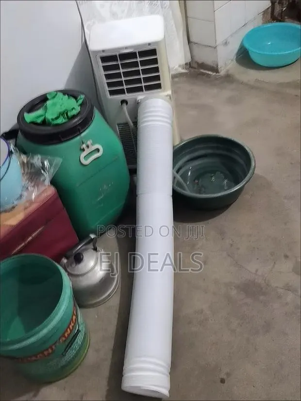 Universal Mobile AC Hose 5 Inch Diameter (1.5m Long Hose) & Connector · Photo 1