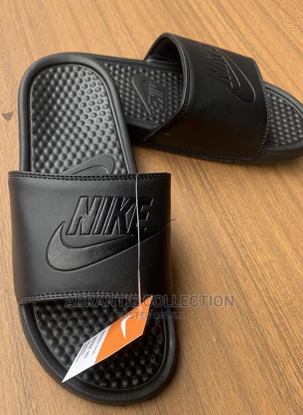 Nike Benassi Slides · Photo 2