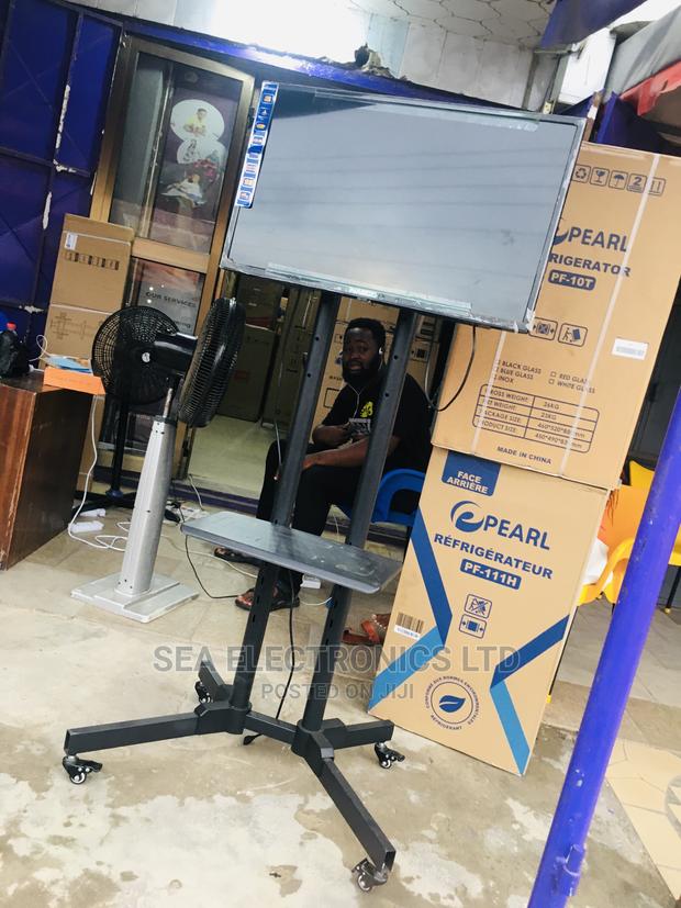 Trolley Stand for Tv · Photo 2