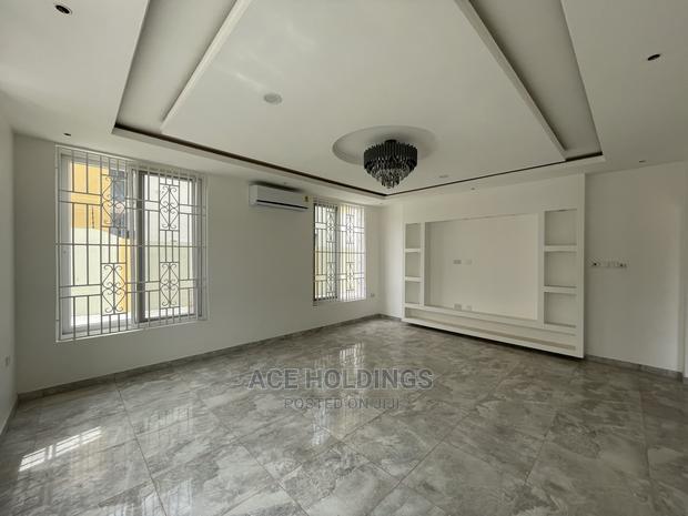 4bdrm House in Lakeside for sale · Photo 5