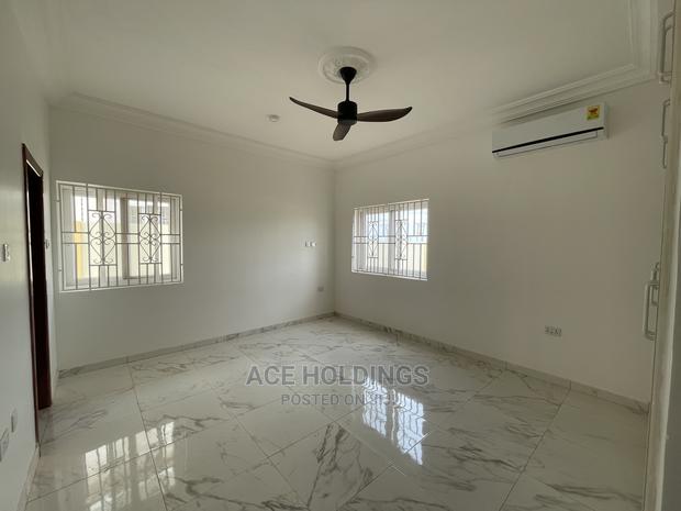 4bdrm House in Lakeside for sale · Photo 7