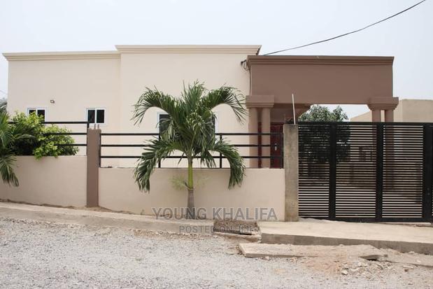 3bdrm House in Ahenfie Estate, Opeikuma for sale · Photo 2
