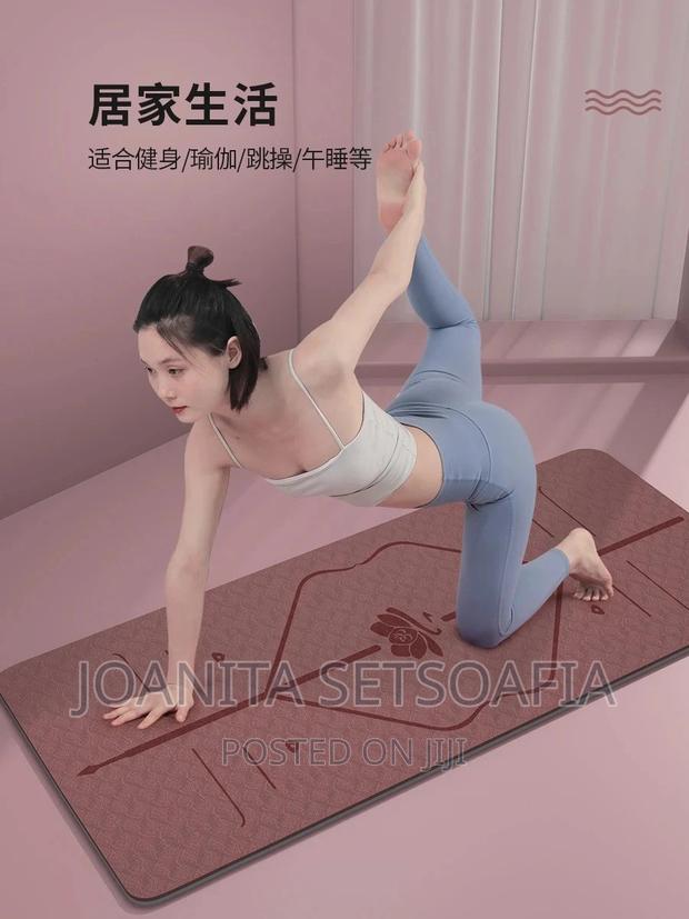 Jumbo Sized Position Line Yoga Mat · Photo 2