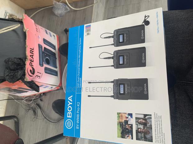 Professional UHF Boya Wireless Microphone · Photo 1