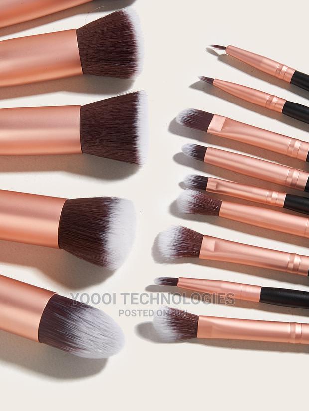 Quality 14pcs Makeup Brush Set With Carry Bag · Photo 2