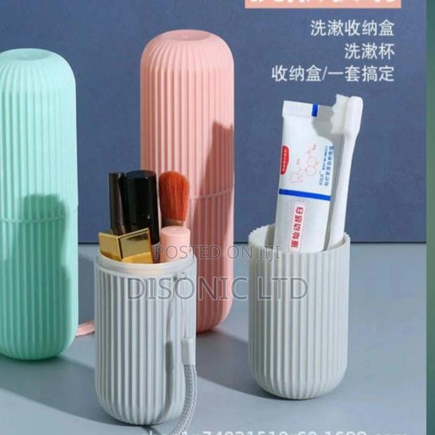 Travel Toothpaste and Tooth Brush Holder · Photo 1