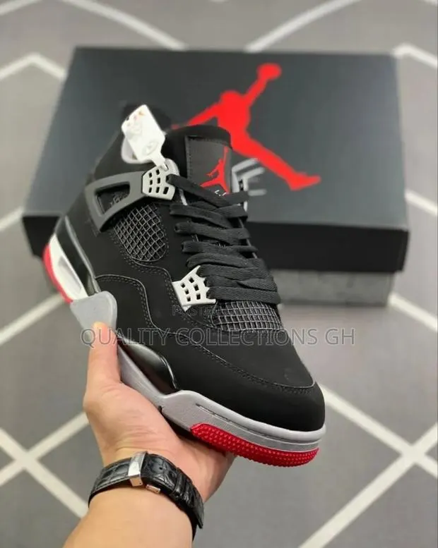 Jordan 4 Retro · Photo 1