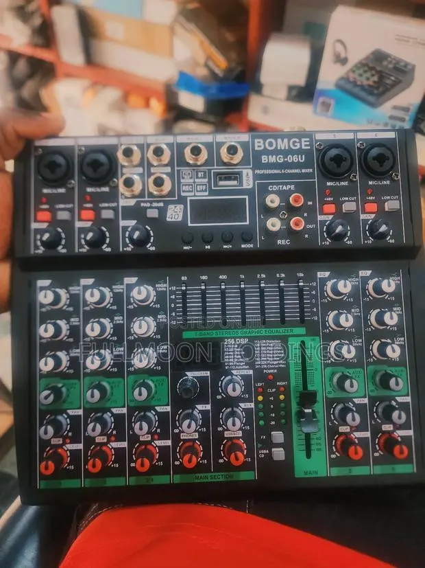 Bomge 6 Channels Professional Mixer · Photo 1