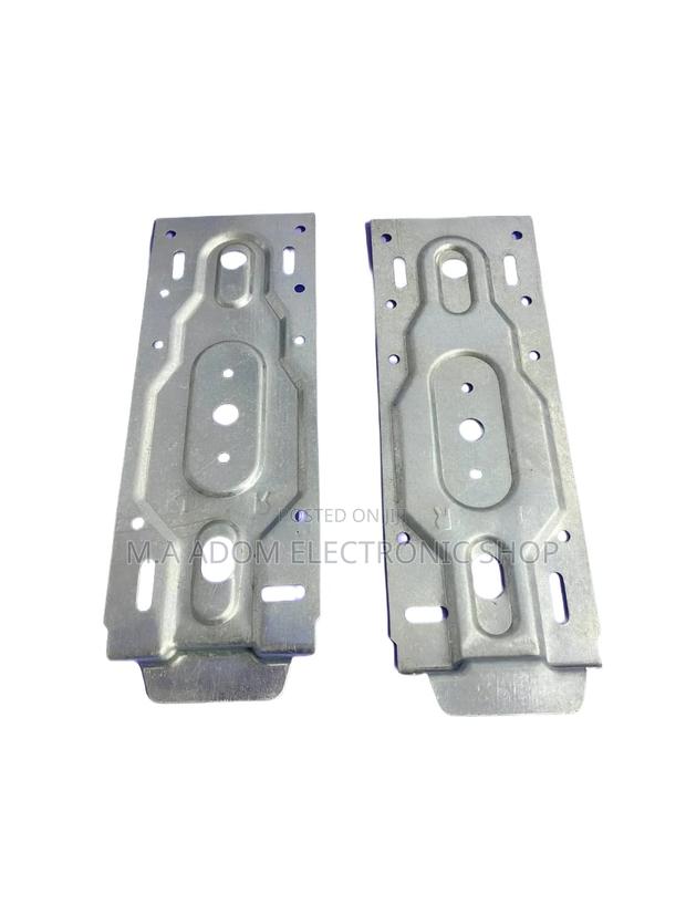 Universal Plate for Indoor Unit AC · Photo 1