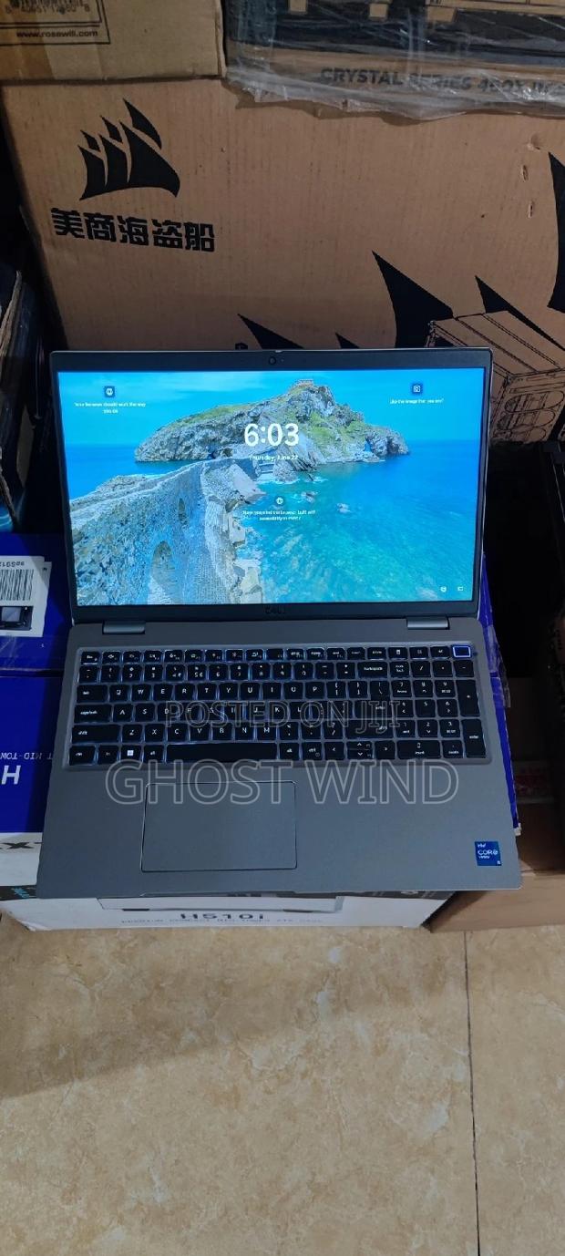Laptop Dell Latitude 5529 16GB Intel Core I5 HDD+SSD 512GB · Photo 5