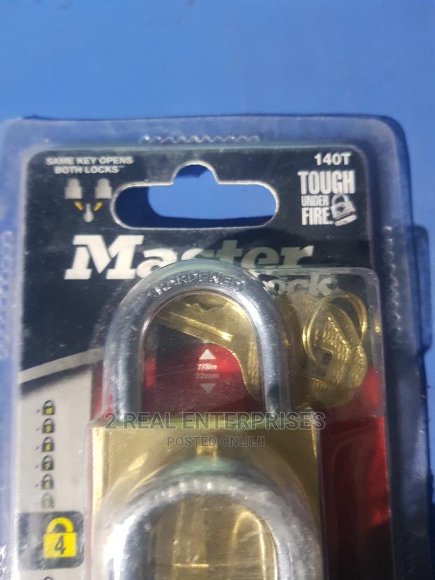 Master Lock 2 Padlocks One Key Strength 4 140t · Photo 3