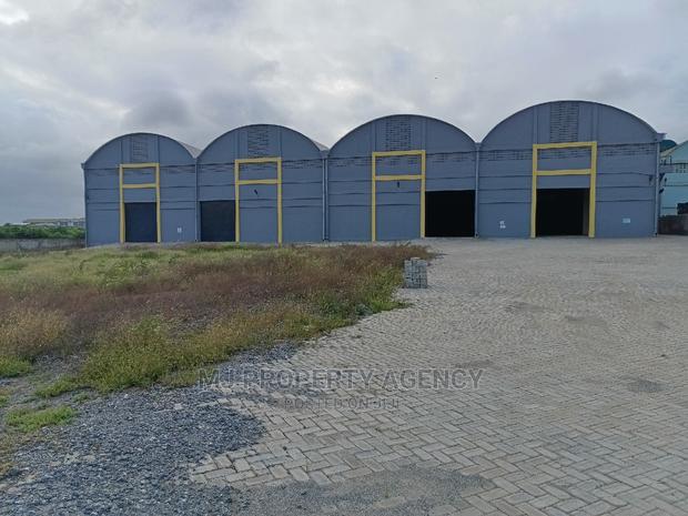 5000 SQM Warehouse With Offices at Tema · Photo 4