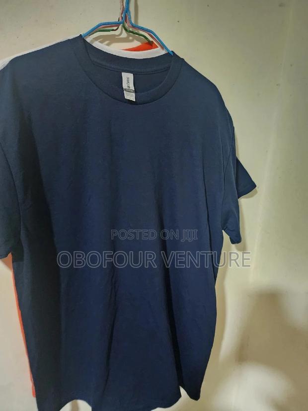 Unisex Quality Plain T-Shirts From USA · Photo 2