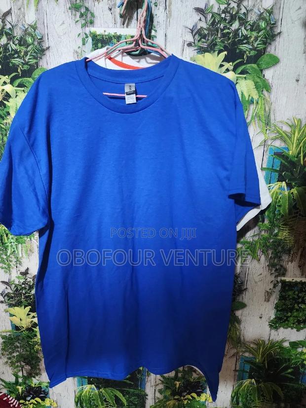 Unisex Plain T-shirts From America · Photo 1