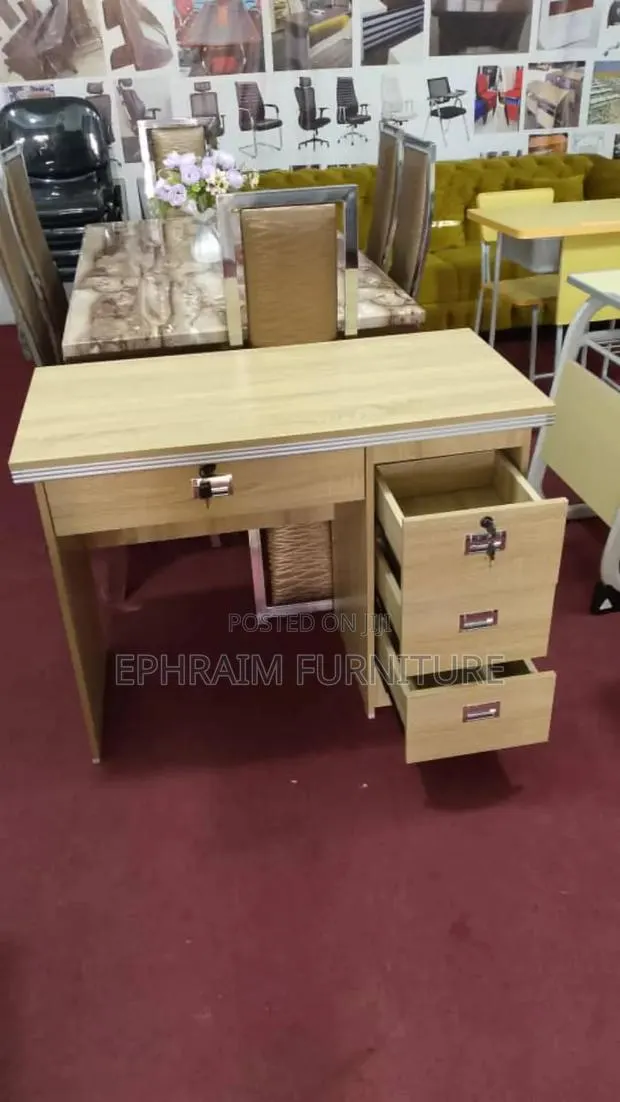 Office Table With Drawers Attached · Photo 1