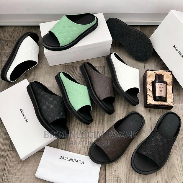 Original Balenciaga Mango Halfshoes Available in Stock · Photo 1